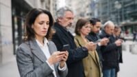 Unterschied und Vergleich zwischen safeREACH und dem AT-Alert