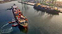 Huthi angriffe lieferkette auswirkungen Angriffe der Huthis auf Frachtschiffe im Rotem Meer haben weitreichende Auswirkungen auf Lieferketten & Krisenmanagement europäischer Unternehmen